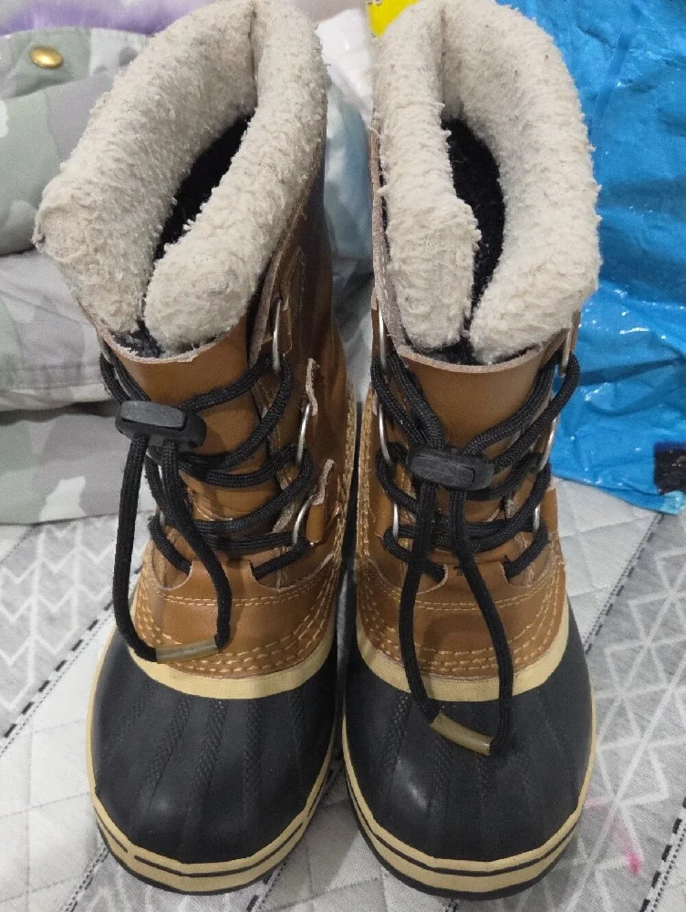 Kids Boots - SIZE 2 KIDS.